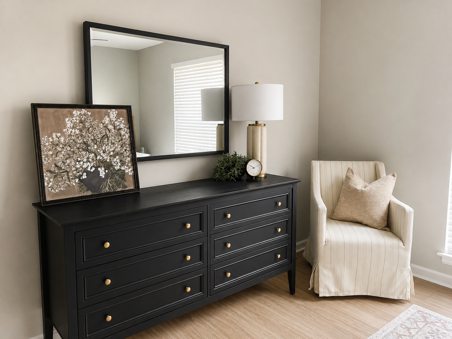 Jacksonville, dresser detail
